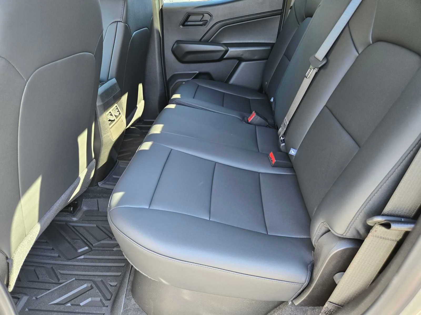 2026 Chevrolet Colorado Trail Boss - Photo 12