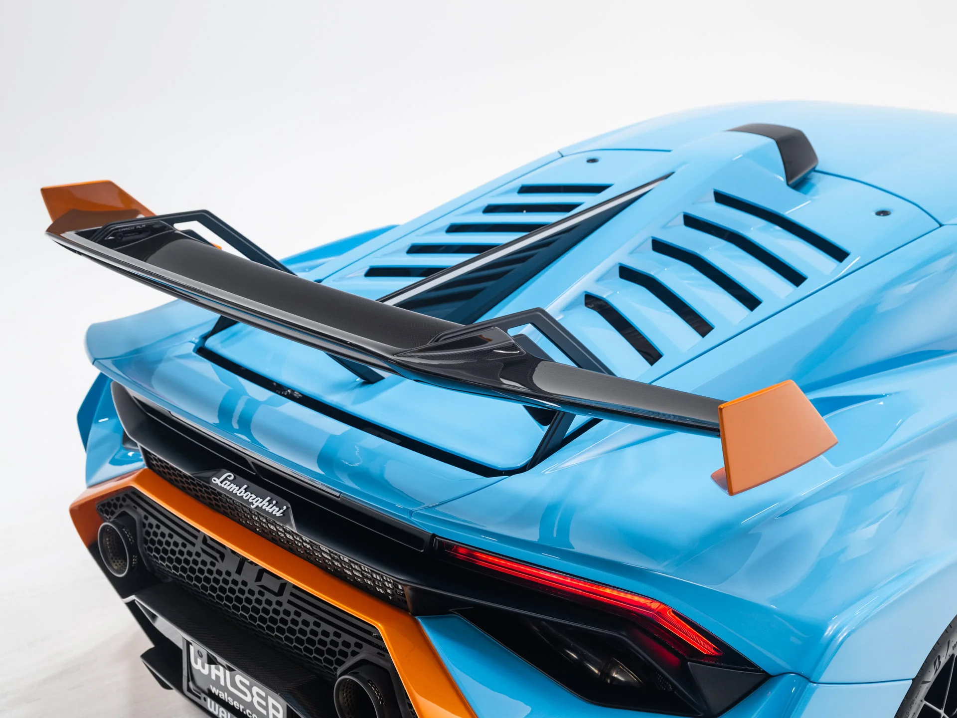 Used 2022 Blu Laufey Metallic Lamborghini Base image 22