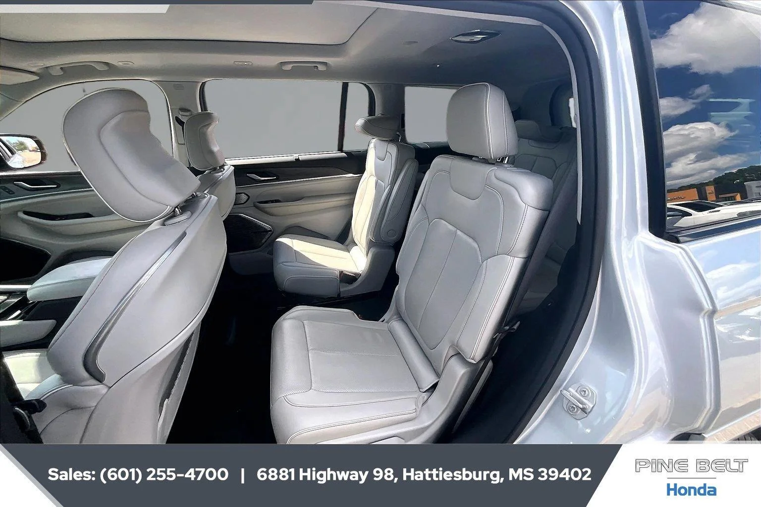 Used 2021 Silver Zynith Jeep Overland image 19
