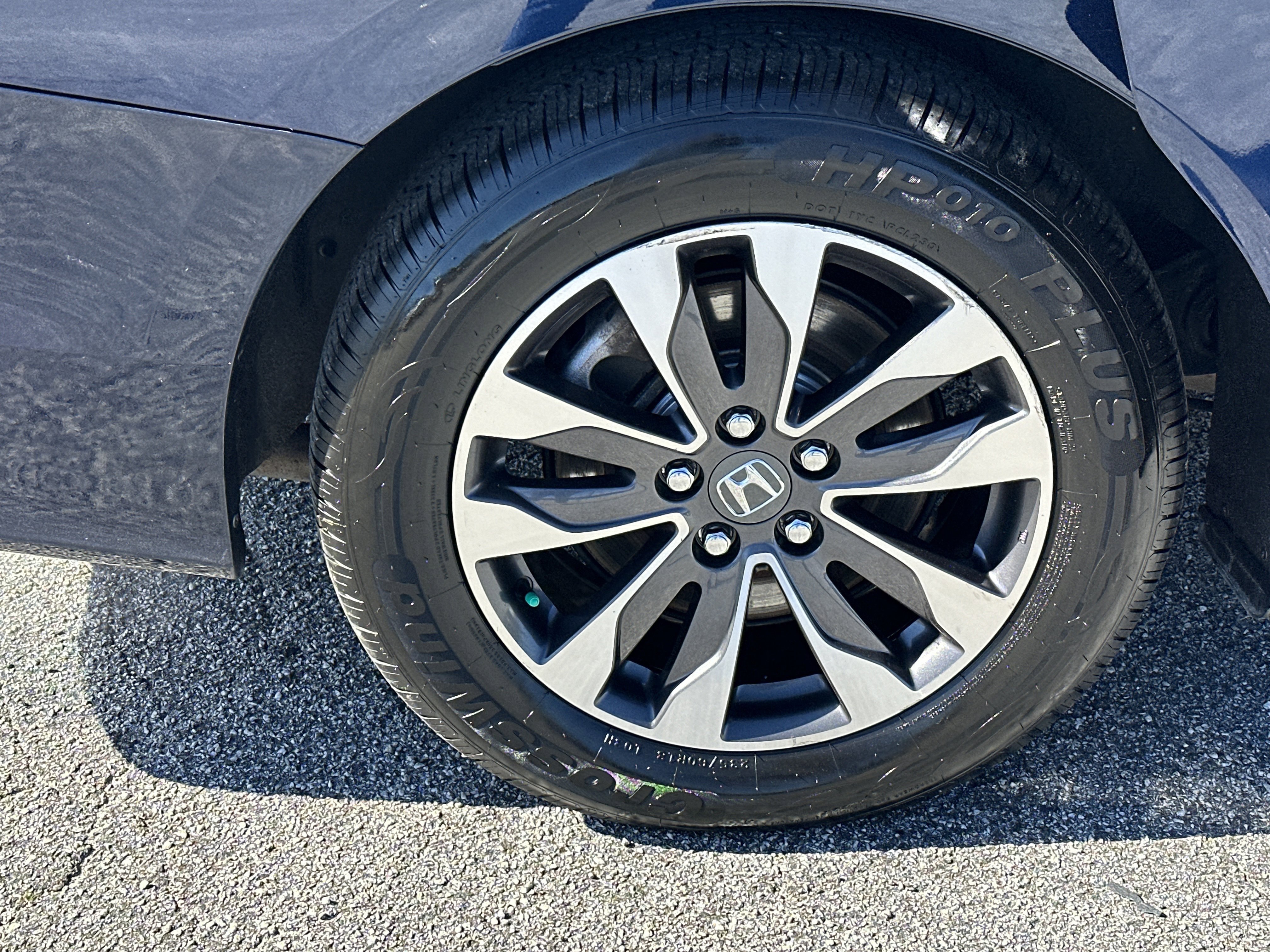 2024 Honda Odyssey EX-L - Photo 17