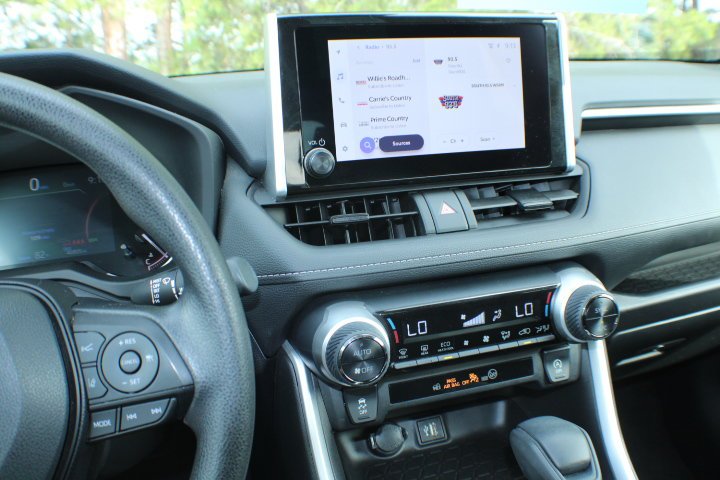Used 2023 Ice Cap Toyota XLE image 11