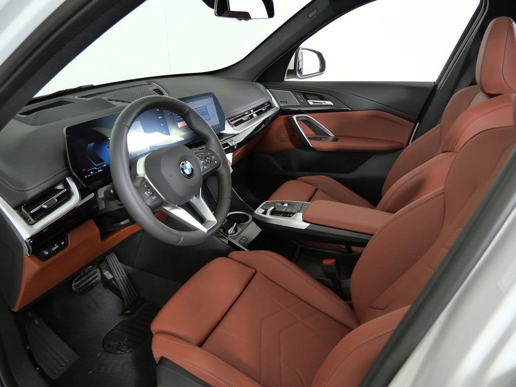 New 2026 Mineral White Metallic BMW xDrive28i image 32