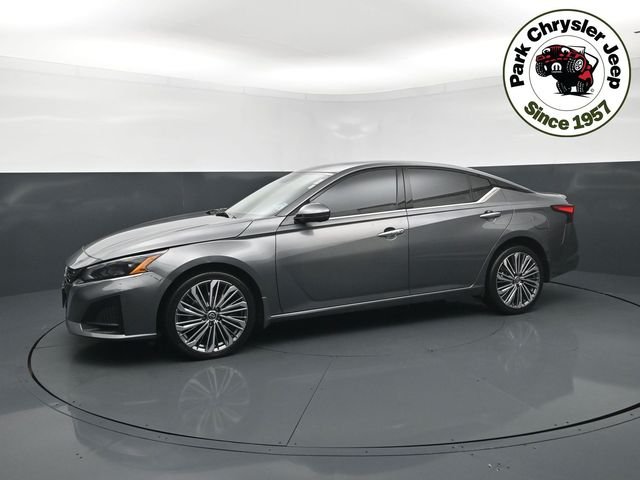 Used 2024 Nissan Altima SL with VIN 1N4BL4EW1RN369105 for sale in Burnsville, Minnesota