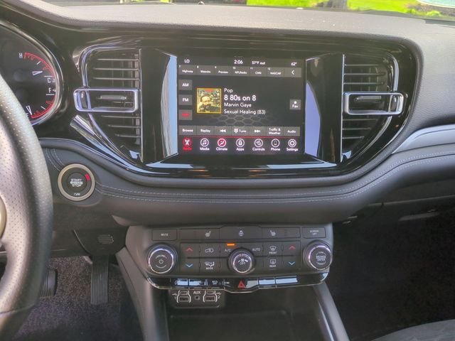 Used 2024  Dodge SXT Plus image 13