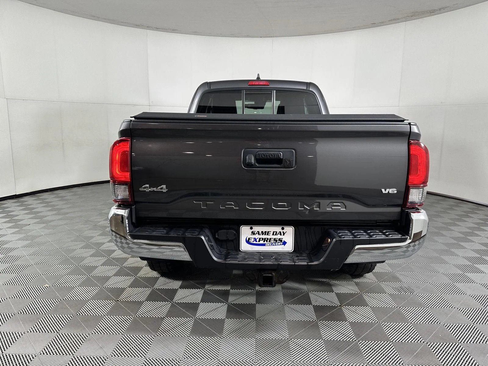 Used 2021 Magnetic Gray Metallic Toyota SR5 image 20