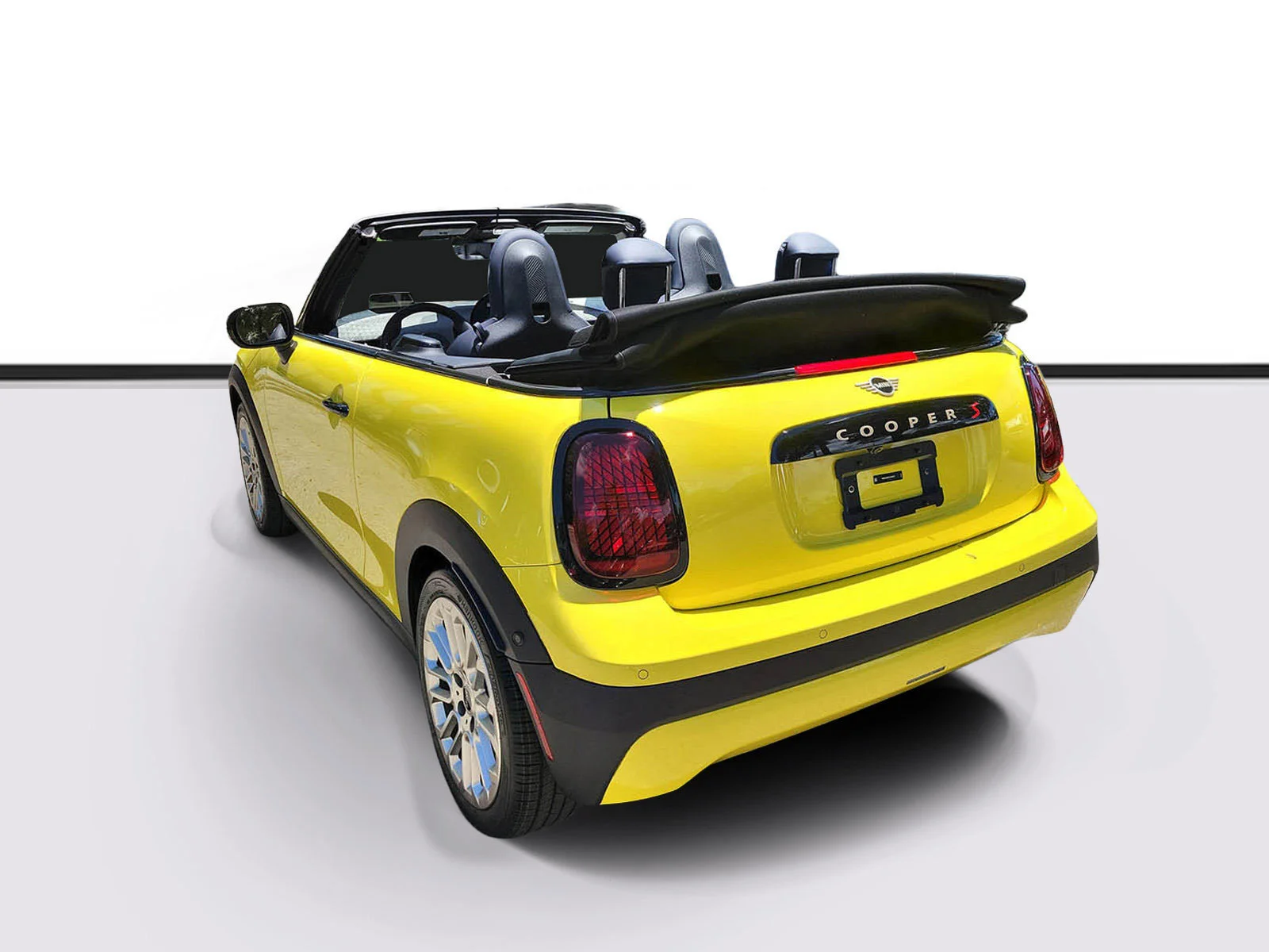New 2026 Yellow MINI Signature Plus image 3