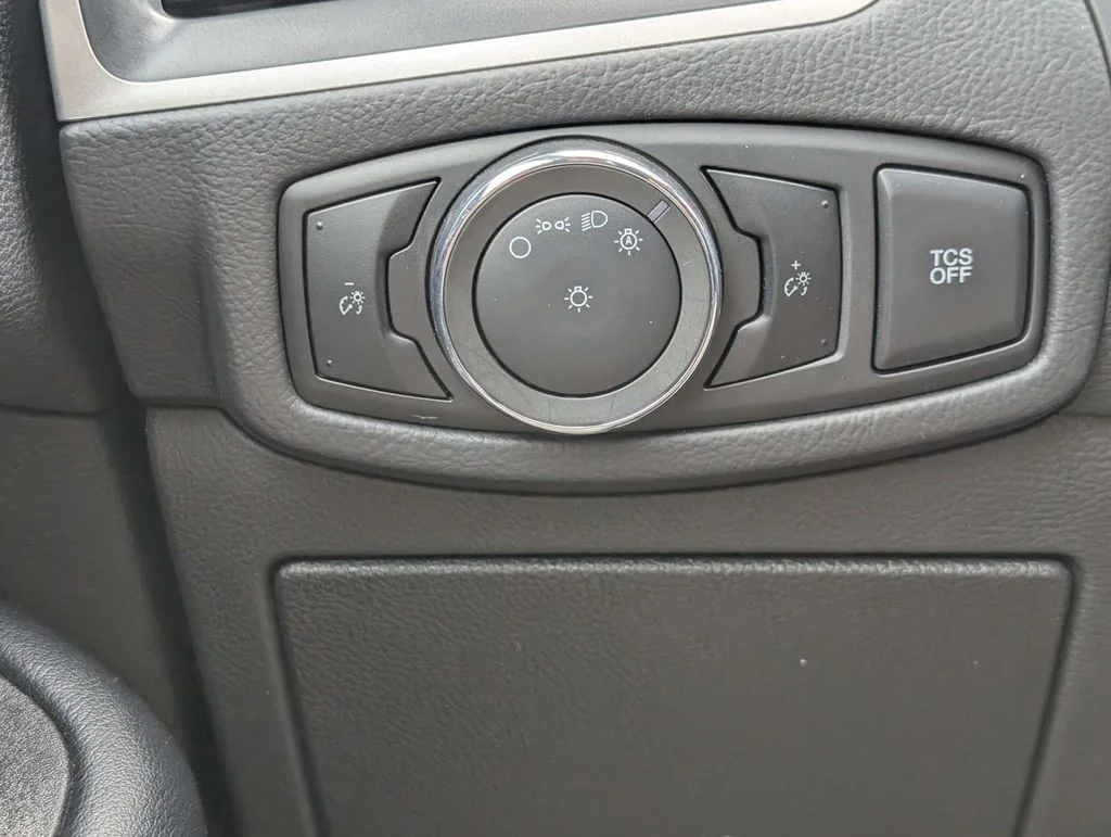 Used 2024 White Ford SEL image 18