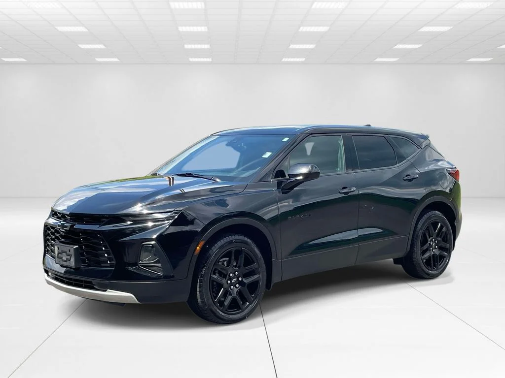Used 2022 Black Chevrolet LT image 3