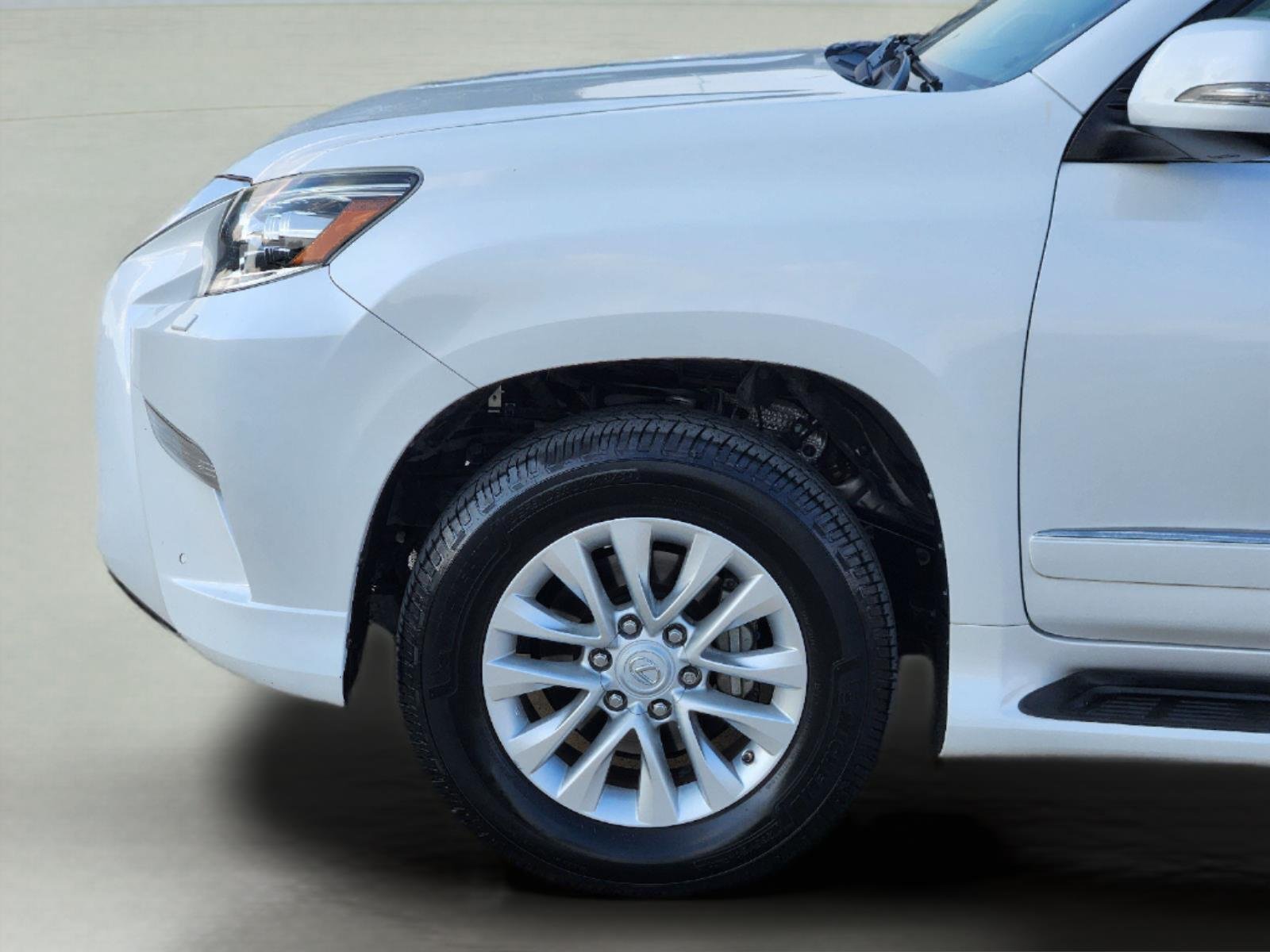 Used 2016 Starfire Pearl Lexus  image 8