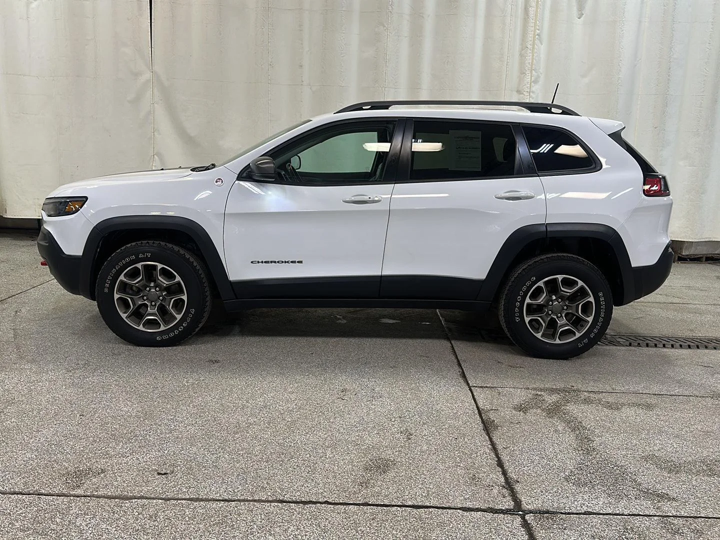 Used 2020 Jeep Cherokee Trailhawk with VIN 1C4PJMBX7LD619415 for sale in Waconia, Minnesota
