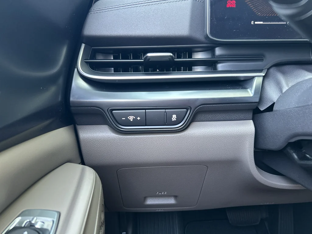 New 2026 Snow White Kia LXS image 25