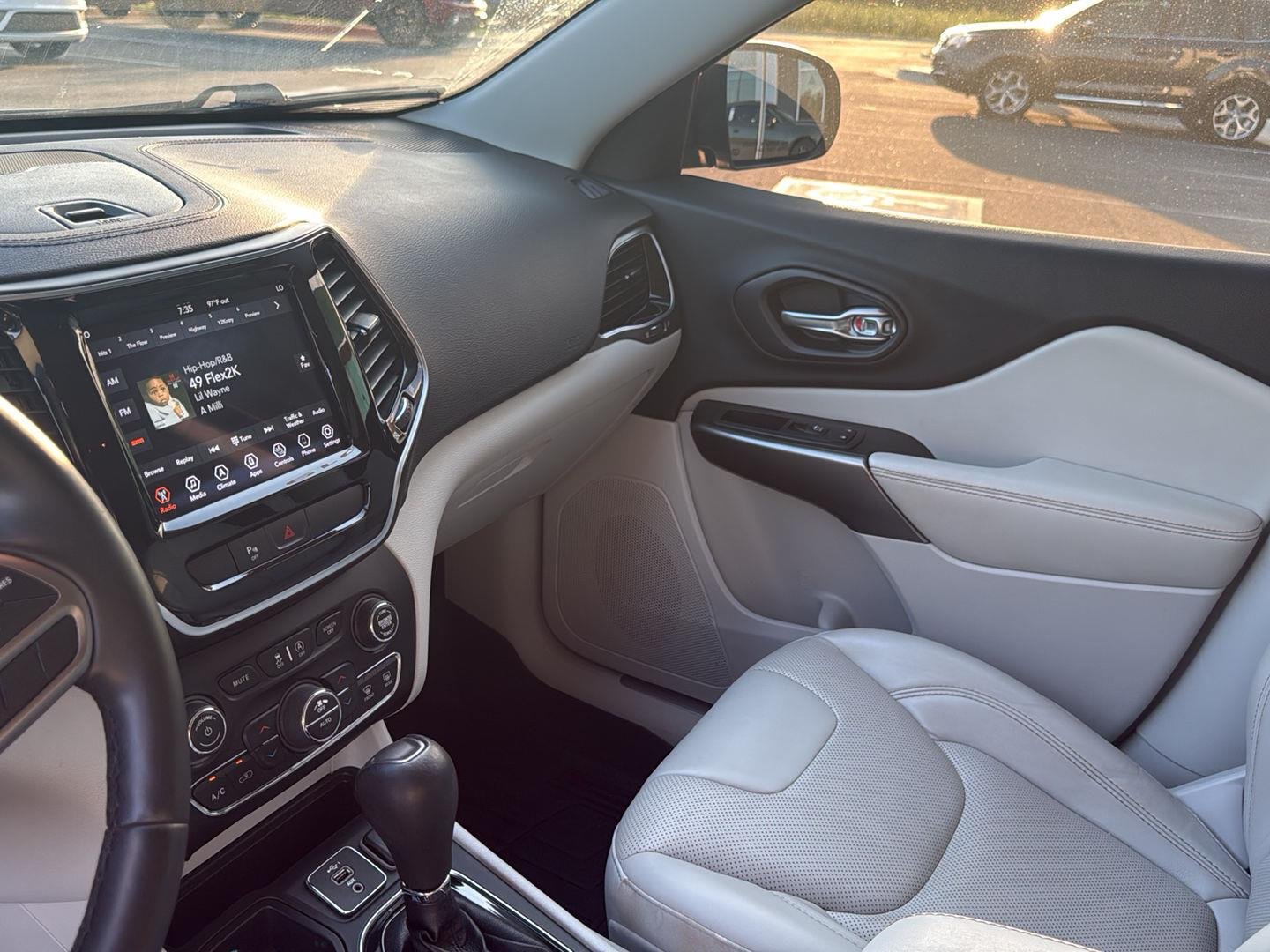 Used 2019 Granite Crystal Metallic Clearcoat Jeep Limited image 21