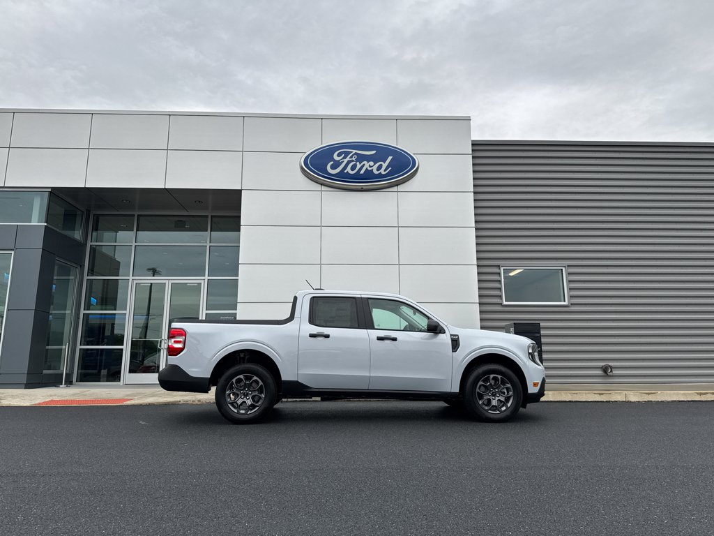 New 2026 Space White Metallic Ford XLT image 2