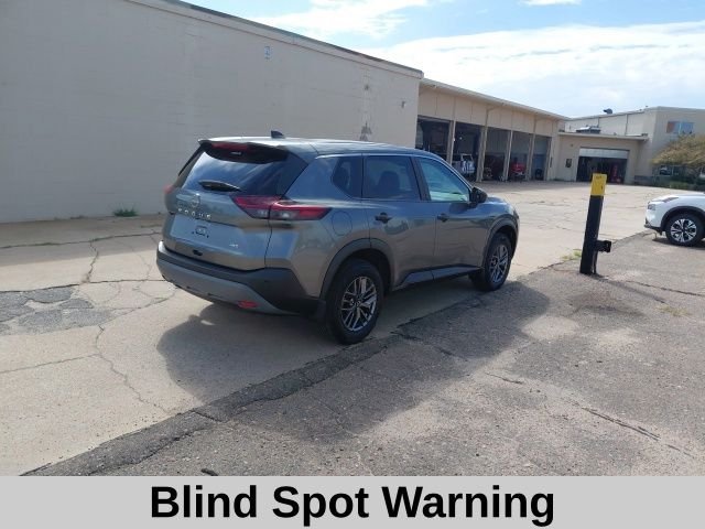 Used 2023 Gray Nissan S image 4