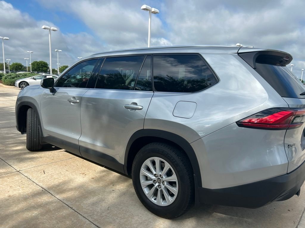 Used 2024 Silver Toyota XLE image 3