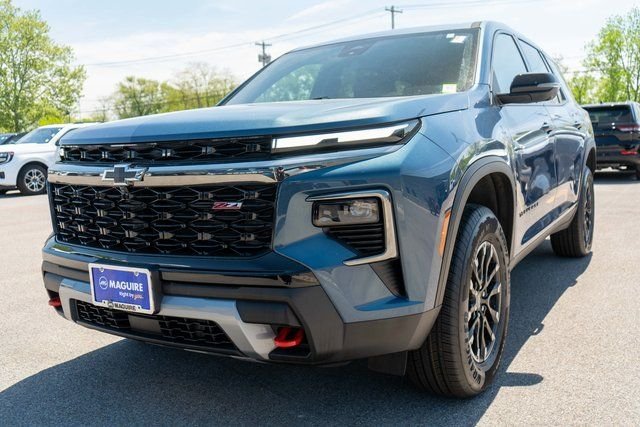 Used 2024 Blue Chevrolet Z71 image 2