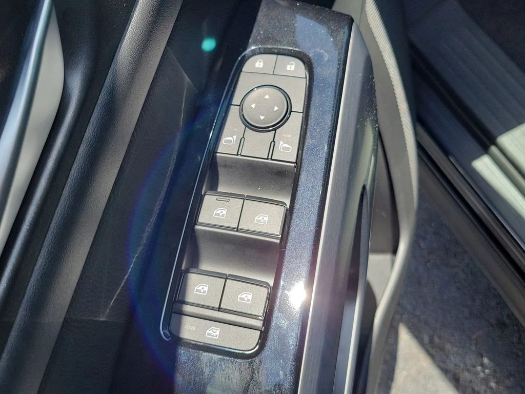 New 2026 Black Nissan SL image 22