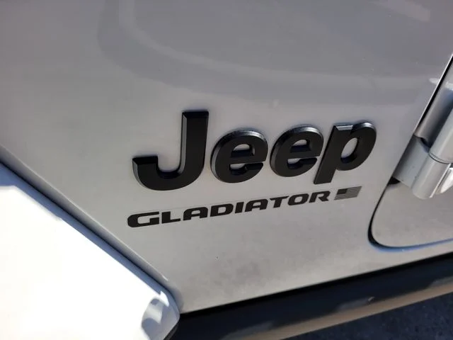 New 2026 Bright White Clear-Coat Exterior Paint Jeep Willys image 5