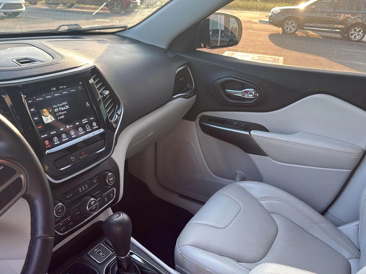 Used 2019 Granite Crystal Metallic Clearcoat Jeep Limited image 21