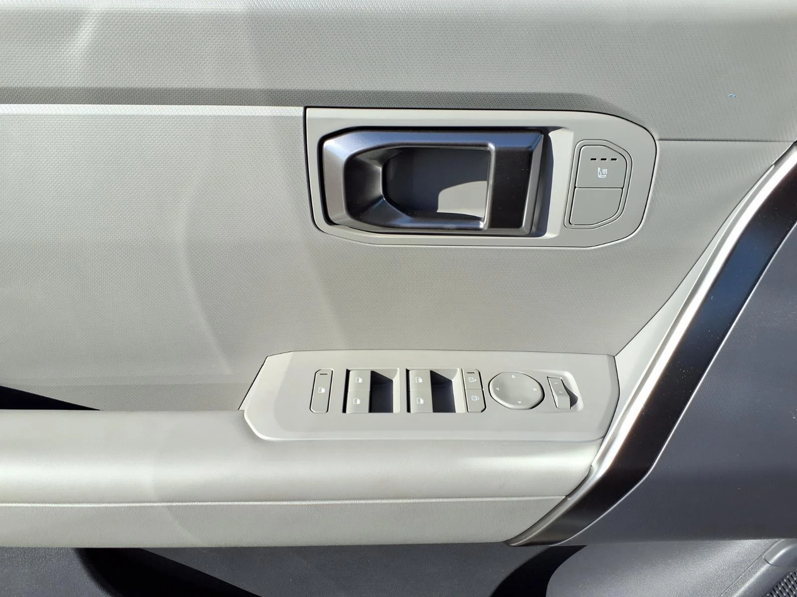 New 2027 Ivory Silver Kia S image 11
