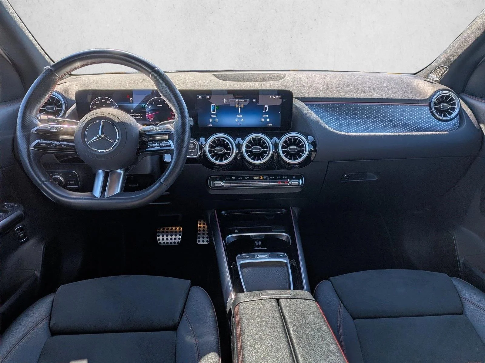 Used 2024 Polar White Mercedes-Benz GLA 250 image 17