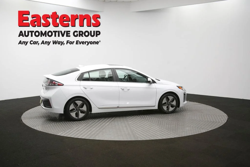 Used 2022 White Hyundai Limited image 44