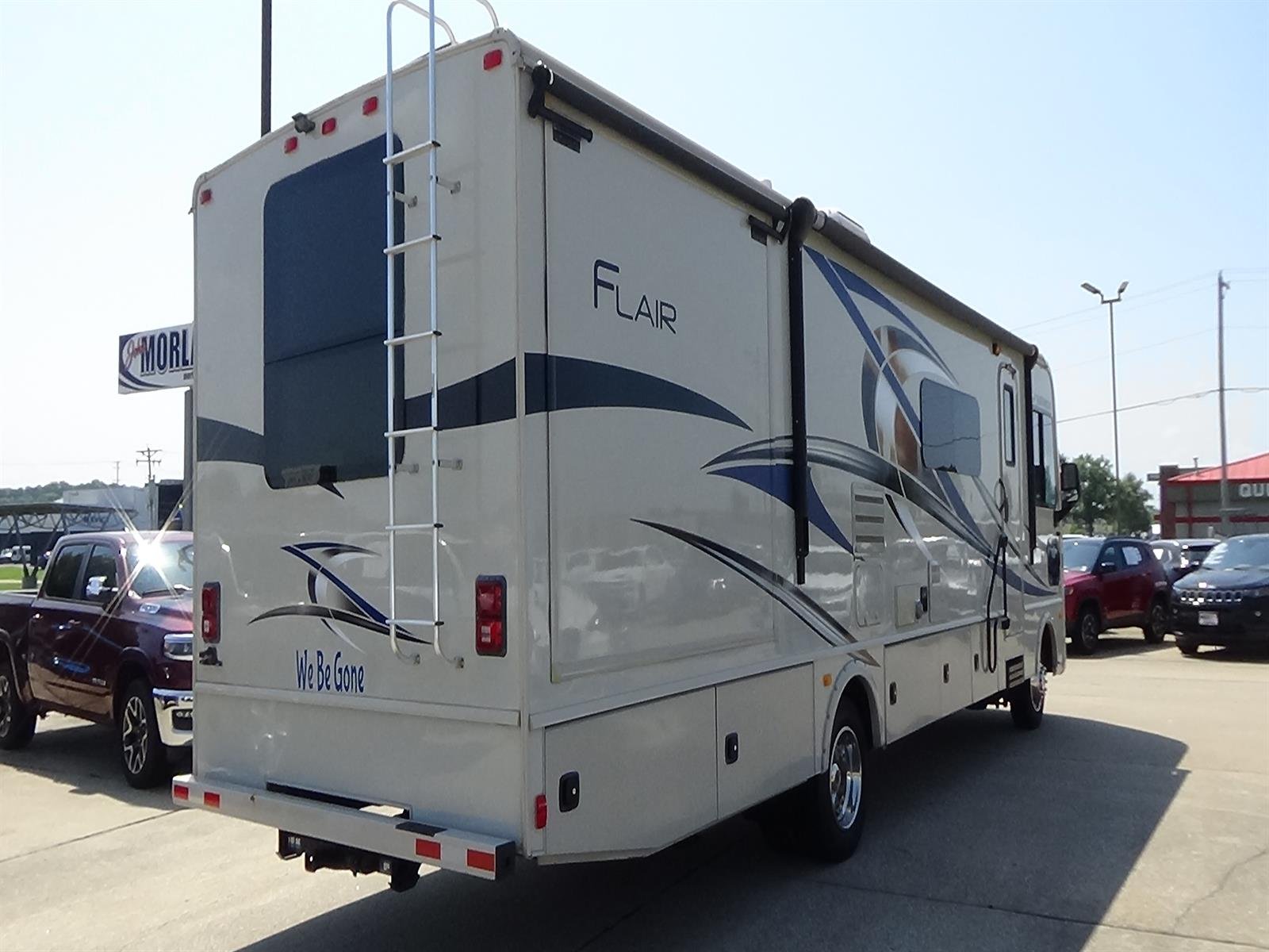 Used 2016 Tan Ford Fleetwood Flair image 7