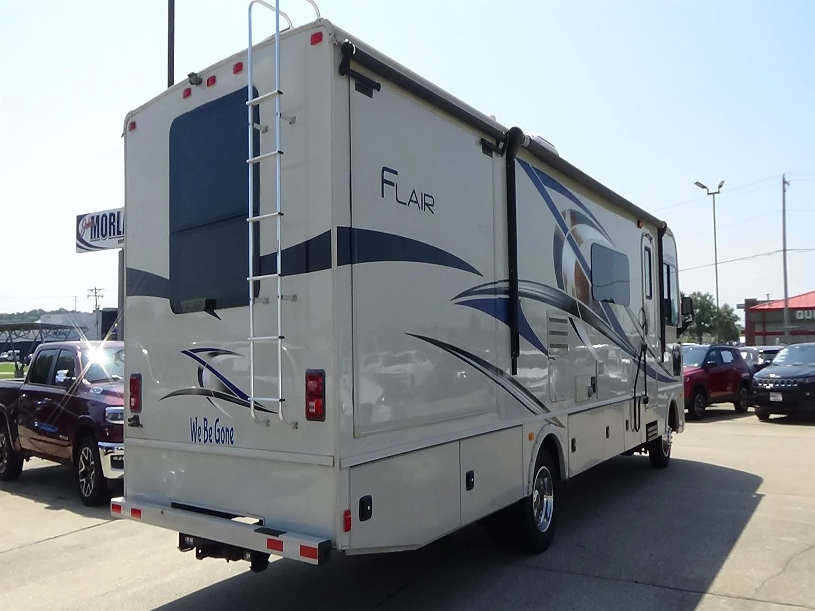 Used 2016 Tan Ford Fleetwood Flair image 7