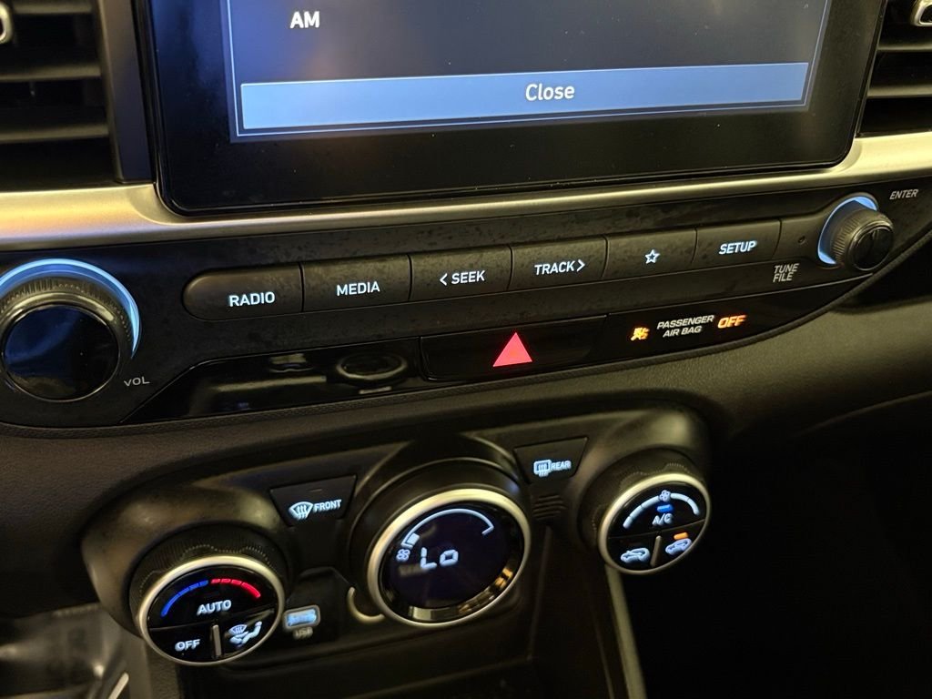 Used 2025 Gray Hyundai SEL image 27