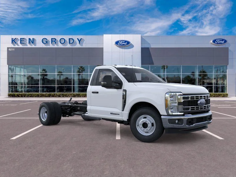 2026 Ford F-350 XL Regular Cab 169-In DRW's photo