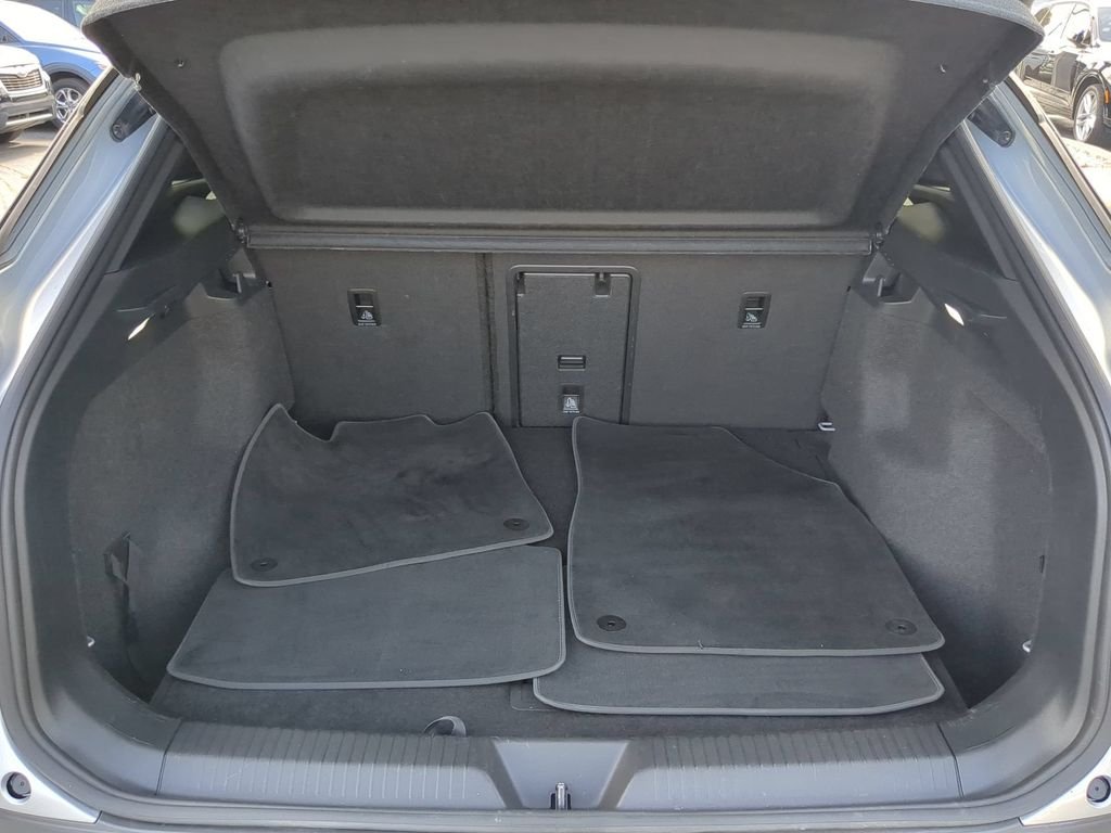Certified Used 2022 Silver Volkswagen Pro S image 10