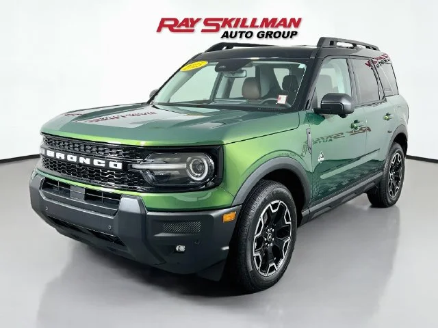 Used 2025 Green Ford Outer Banks image 3