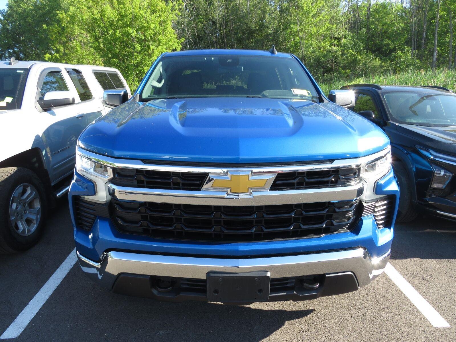 Used 2023 Glacier Blue Metallic Chevrolet LT image 4