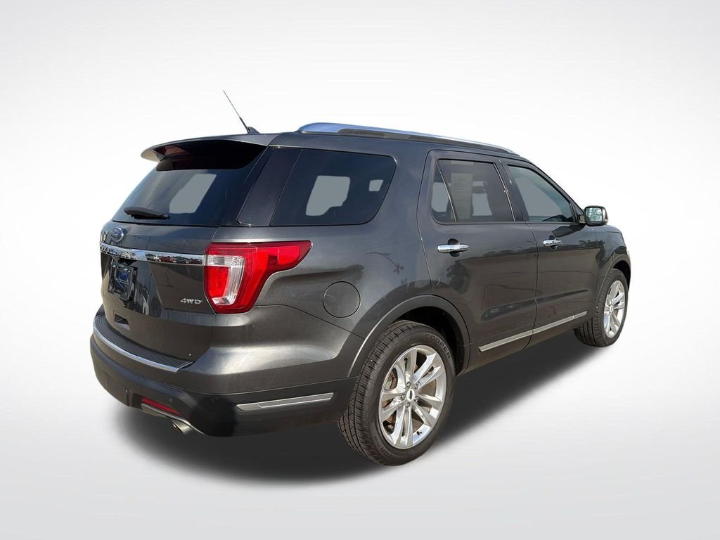 Used 2018 Gray Ford Limited image 8