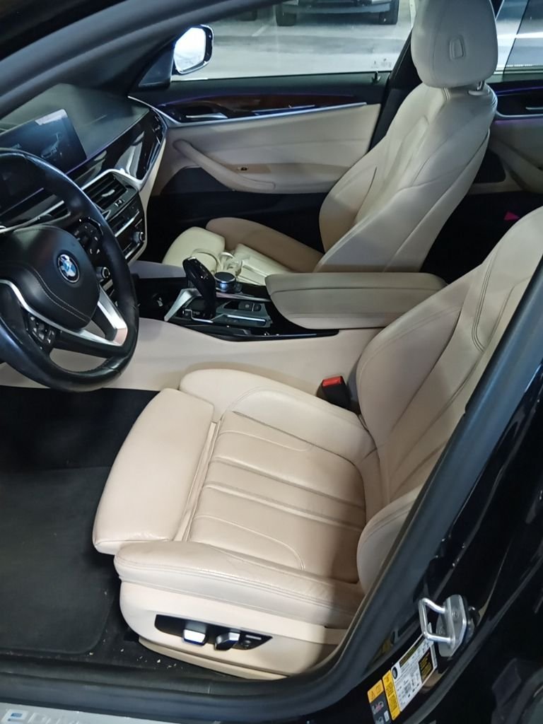 Used 2018 Black Sapphire Metallic BMW 530e xDrive iPerformance image 9