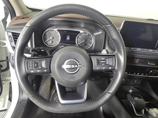 Certified Used 2023 Pearl White Nissan SV image 20
