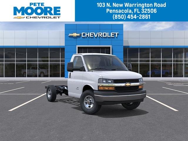 2026 Chevrolet Express Cutaway Base