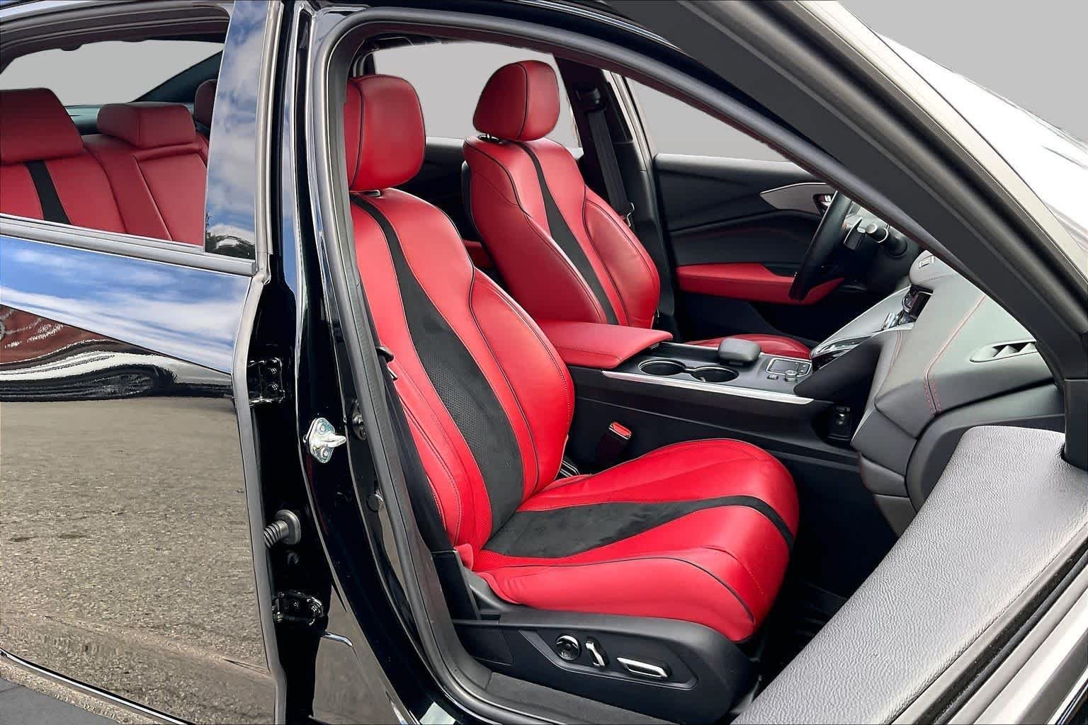 Used 2025 Majestic Black Pearl Acura w/A-Spec Package image 9