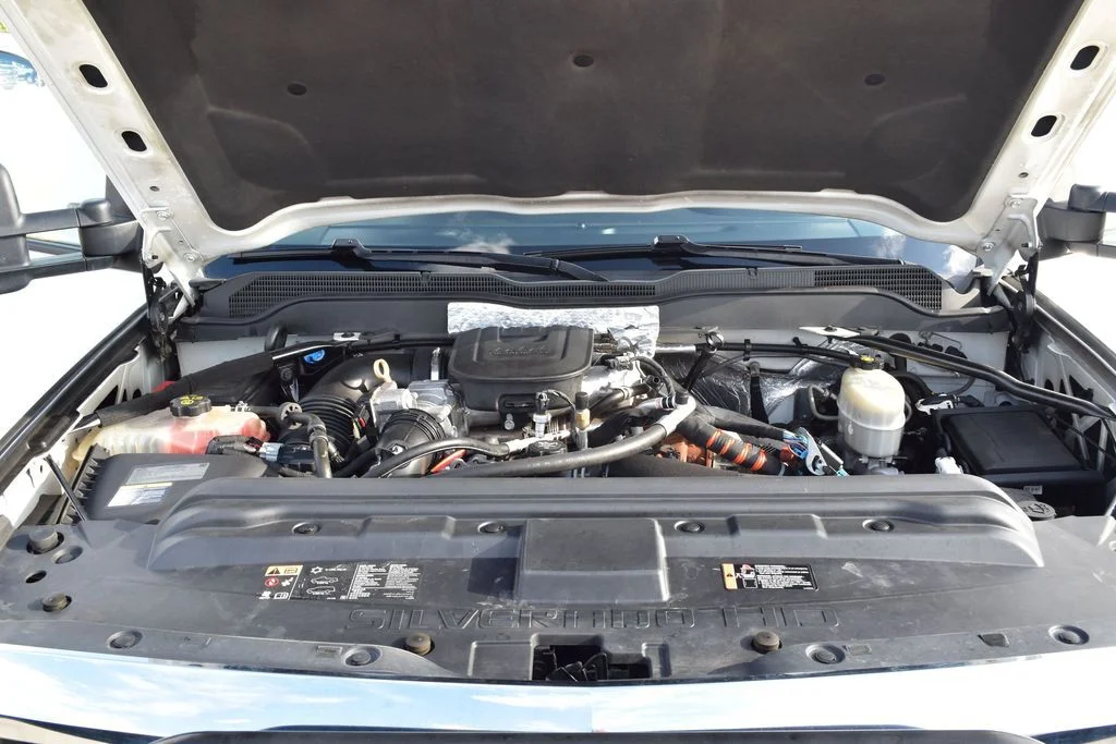 Used 2015 White Chevrolet Work Truck image 31