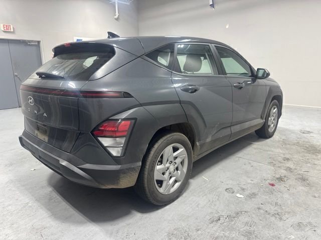 Used 2025 Gray Hyundai SE image 5