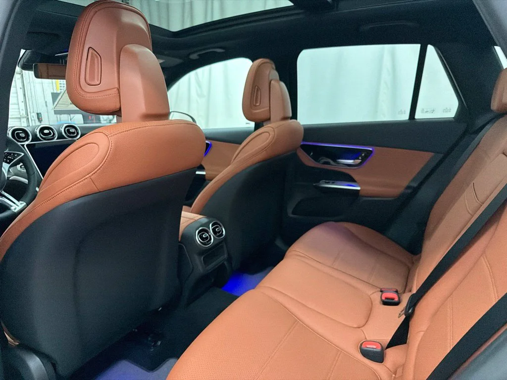 New 2027 White Mercedes-Benz GLC 300 image 21