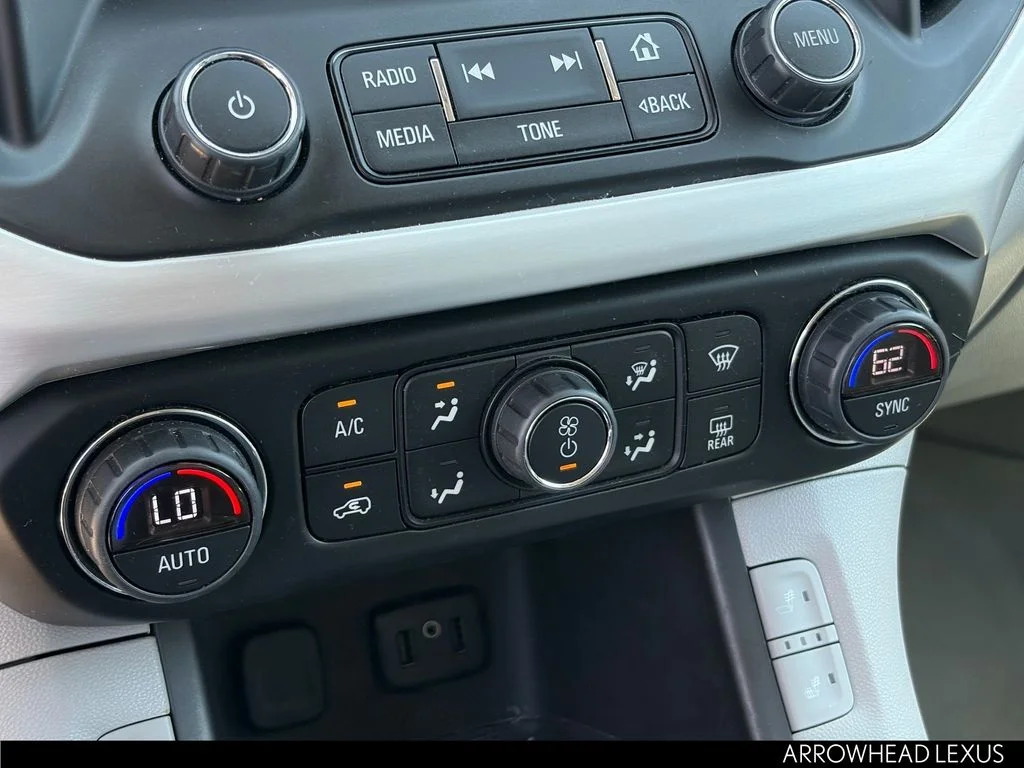 Used 2018 White GMC SLT-2 image 25