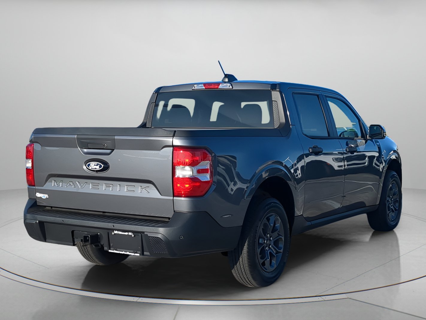 New 2026 Carbonized Gray Metallic Ford XLT image 37