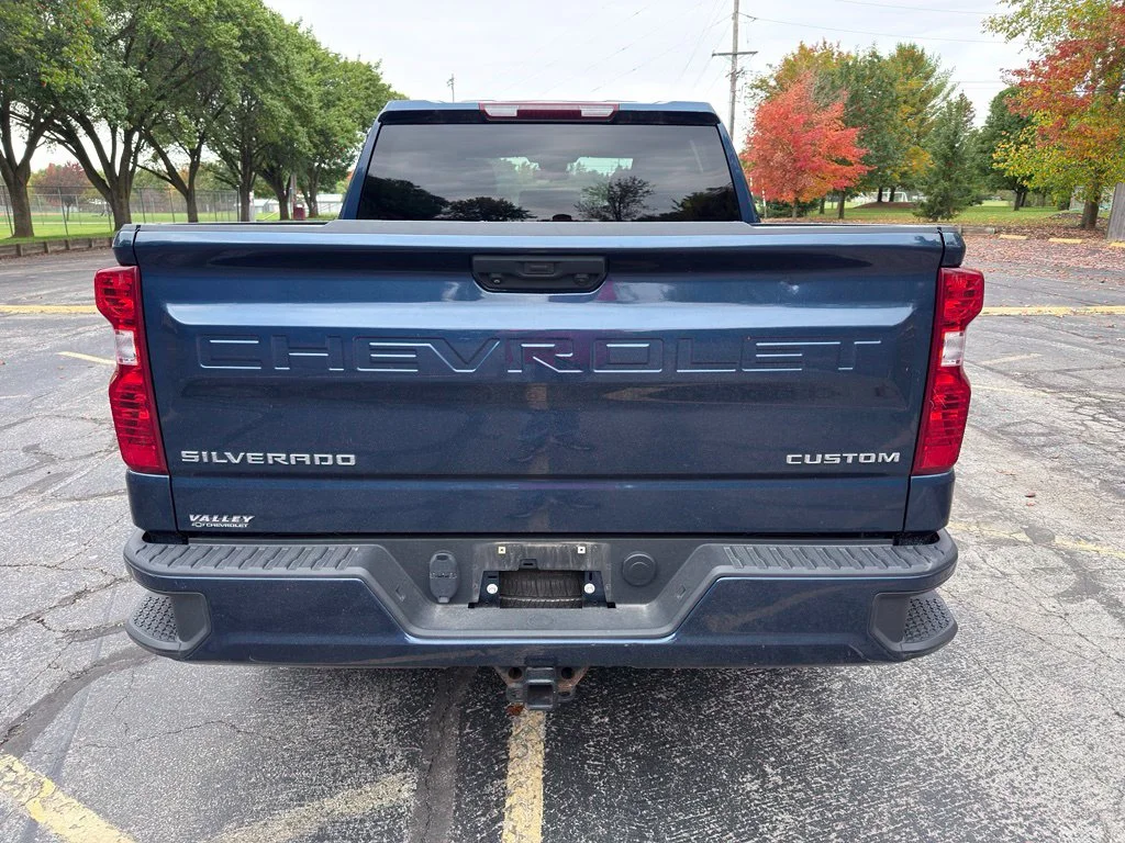 Used 2022 Blue Chevrolet Custom image 11