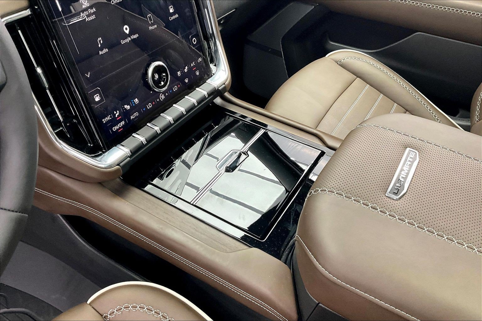 2026 GMC Yukon XL Denali Ultimate - Photo 8