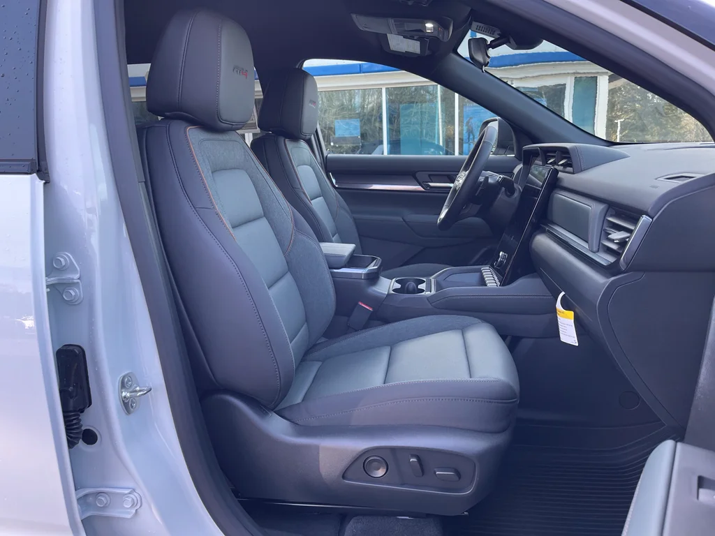 2026 GMC Terrain AT4 - Photo 32