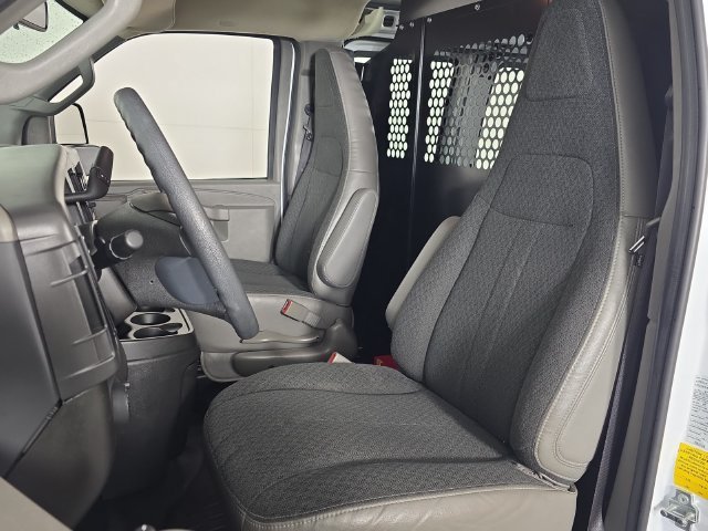 Used 2025 Summit White Chevrolet WT image 22