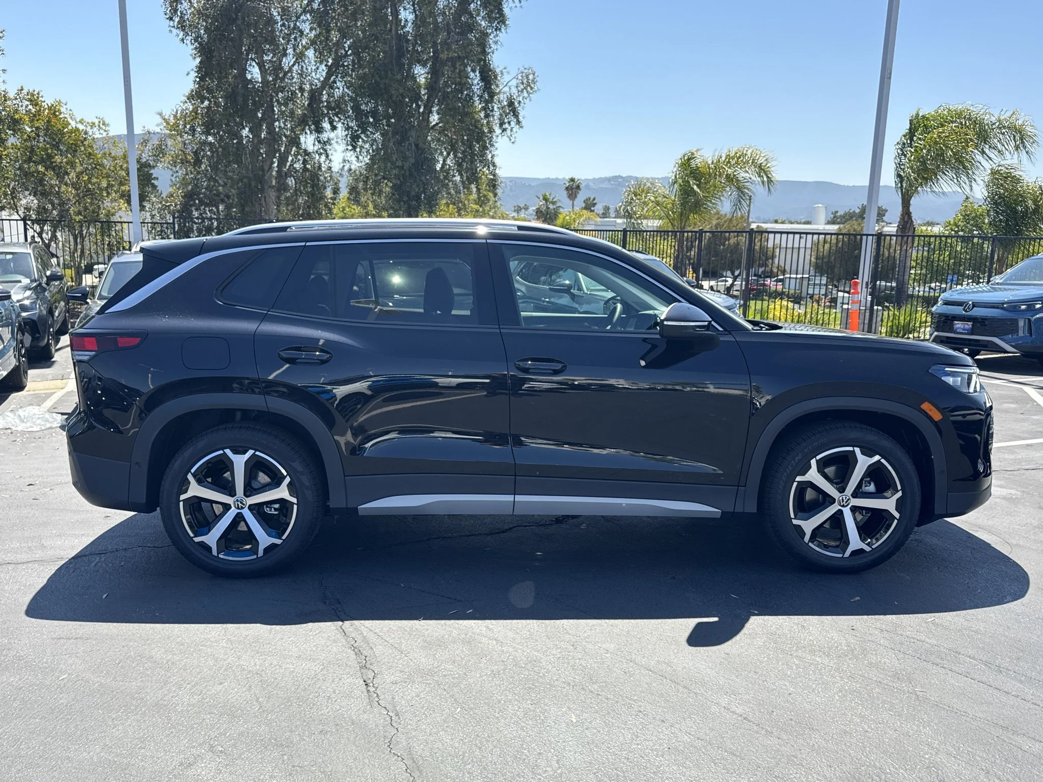 New 2026 Deep Black Pearl Volkswagen SE image 8