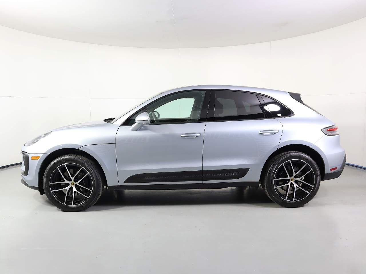 Certified Used 2025 Dolomite Silver Metallic Porsche  image 2