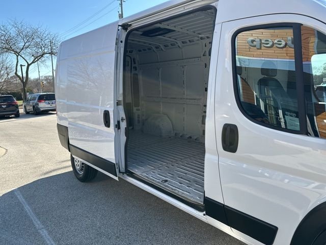 Used 2025 White Ram High Roof image 13